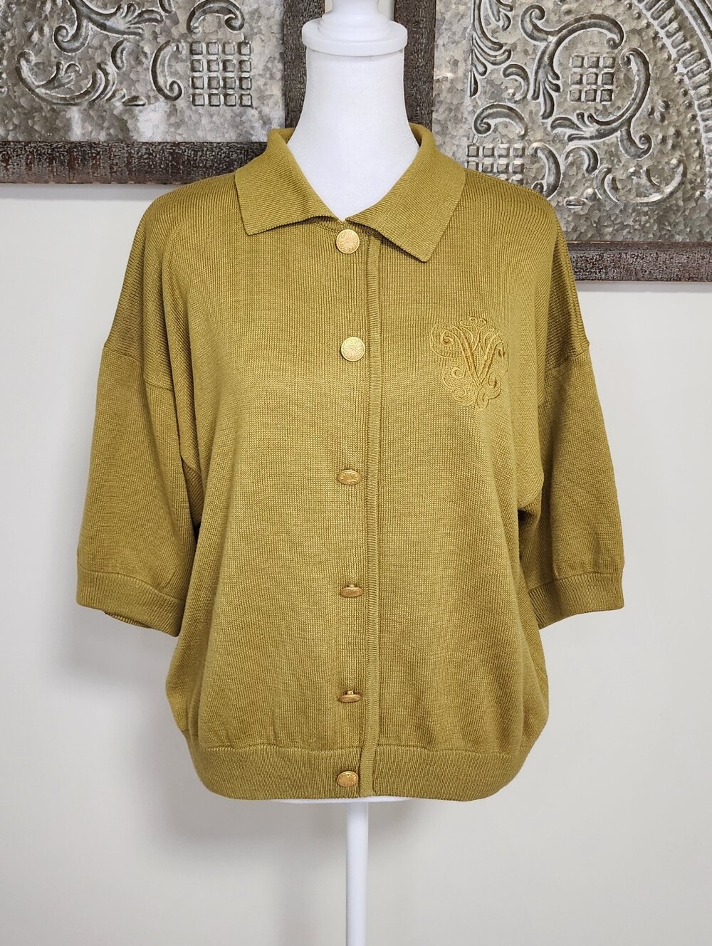 Vtg. Autograph Olive Green Embroidered Collared Short-Sleeve Button Sweater Larg